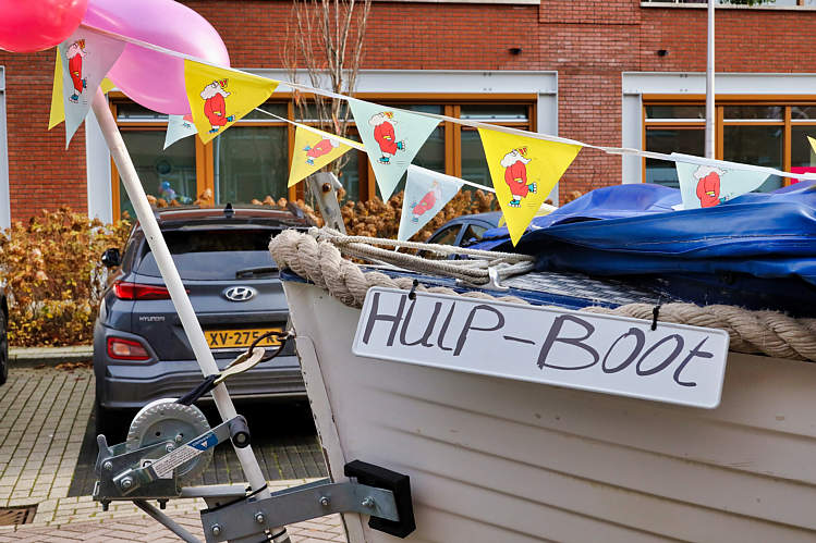 Aankomst van de Sint en zijn Zwarte Pieten in Waarder_060